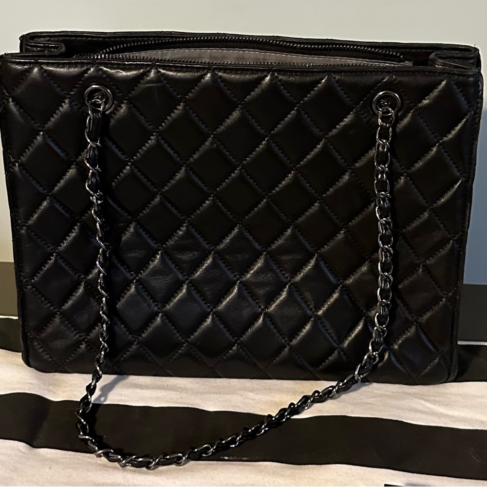 Black Quilted Bag with Top Zip